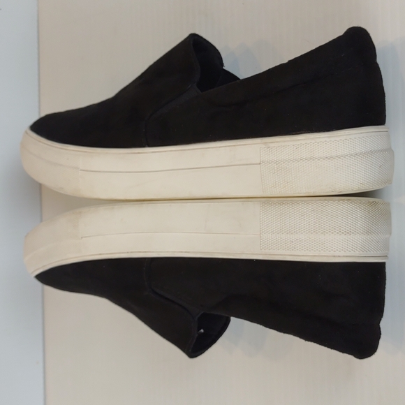 Soda "Reign" Black Classic Slip On Memory Foam Low Top Closed Toe Sneaker - Picture 9 of 12